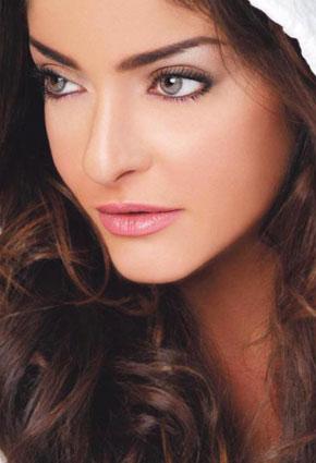 البوتوكس يسرق من الفنانات ملامح وجوههن